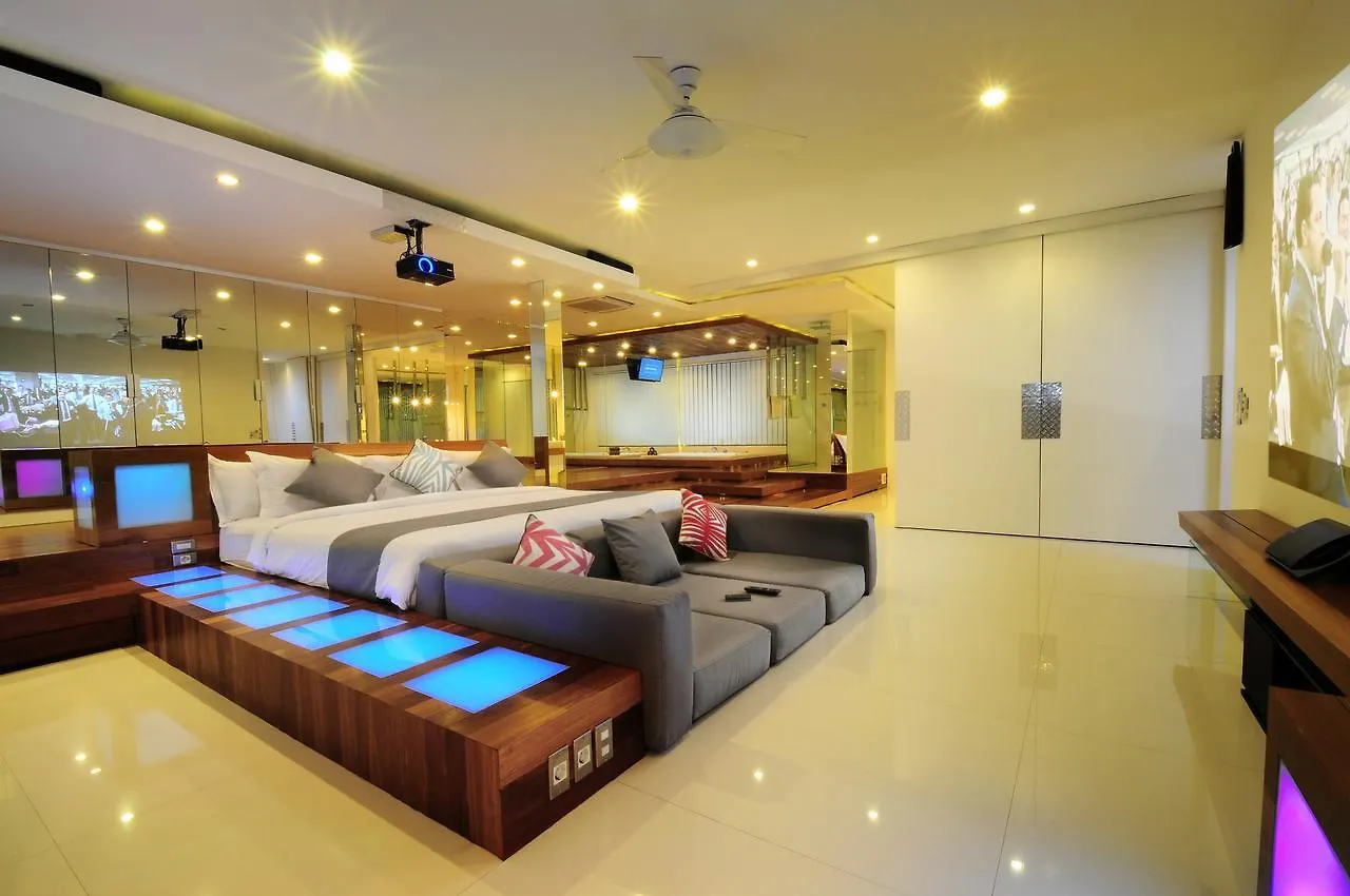 4Br Villa Minggu - Minggu Villas Seminyak  スミニャック